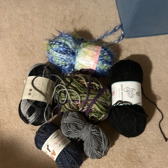 Assorted Yarn Bundle - Picture 1 of 5